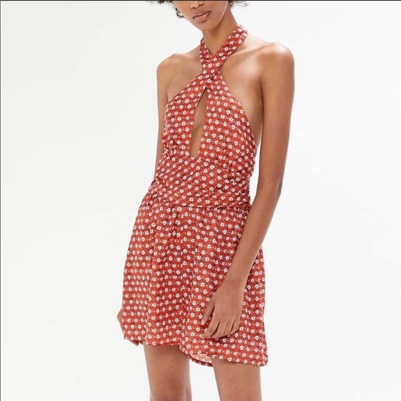 Red floral halter tie romper - Picture 2 of 6